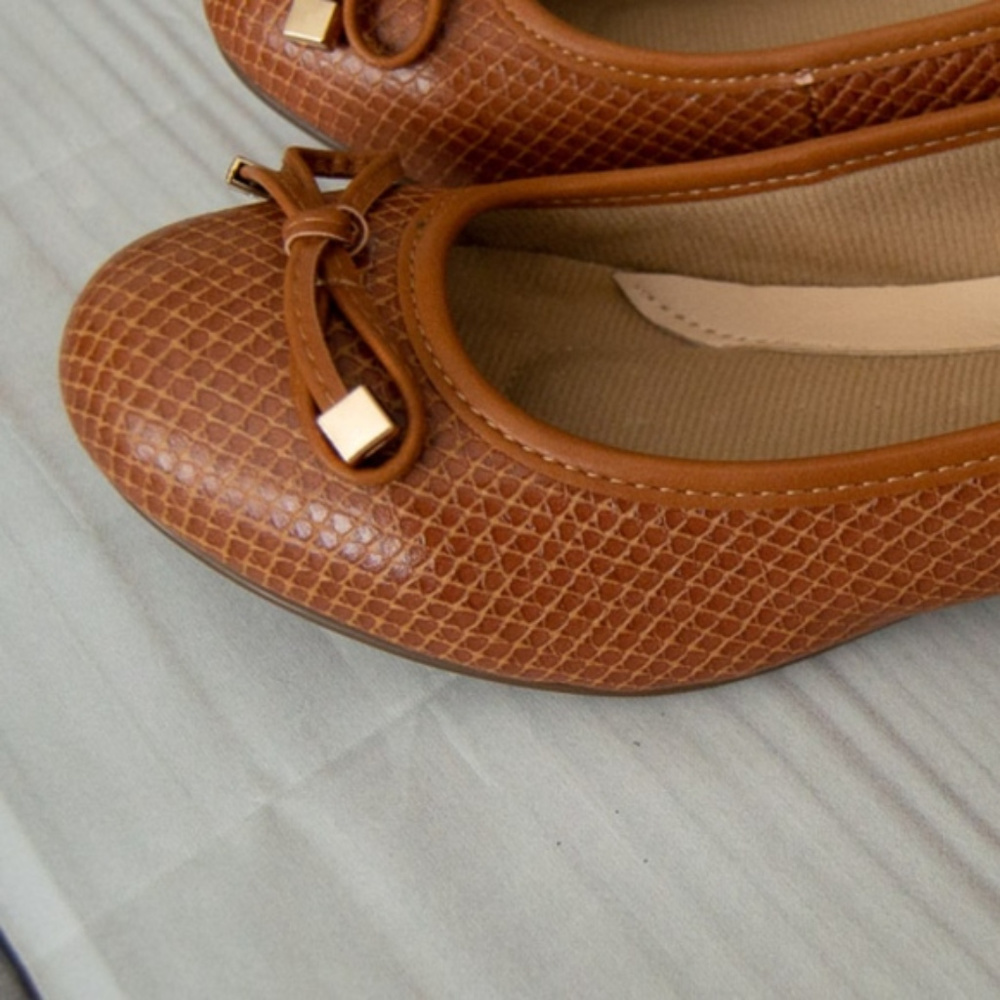 (last one )Gold Toe Camel Flat Dress Shoes - Picture 4 of 8